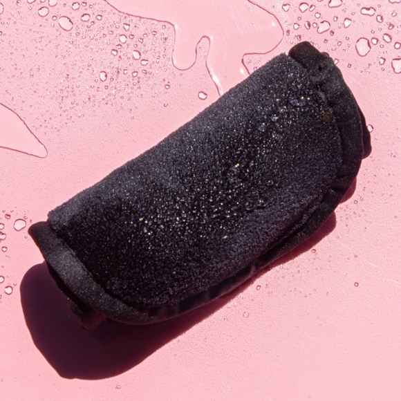 SOLD MakeUp Eraser Cloth- Black - Picture 5 of 5
